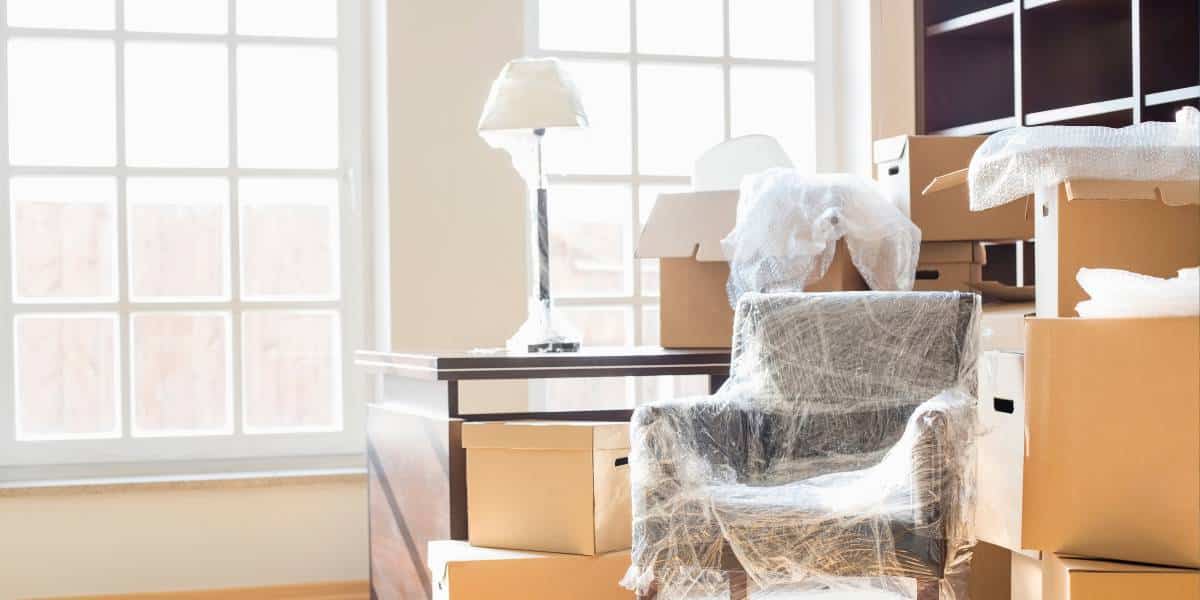 Packing is one of the essential tips for moving into a new house.